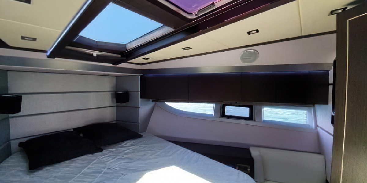 Продается моторная яхта Galeon 700 Skydeck